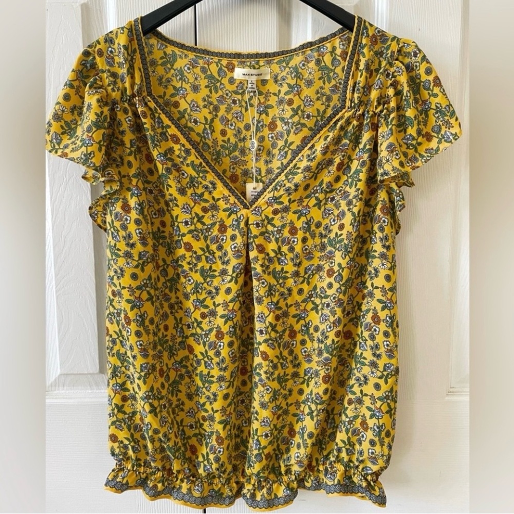NWT Max Studio Floral Top Size L